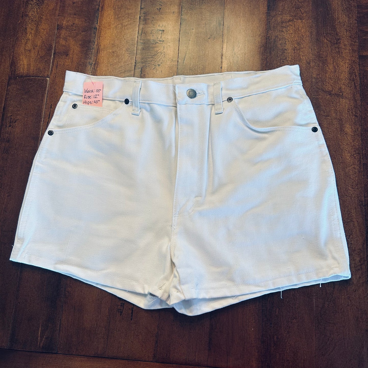 Wrangler Cowboy Cut White Hemmed Shorts Size 33