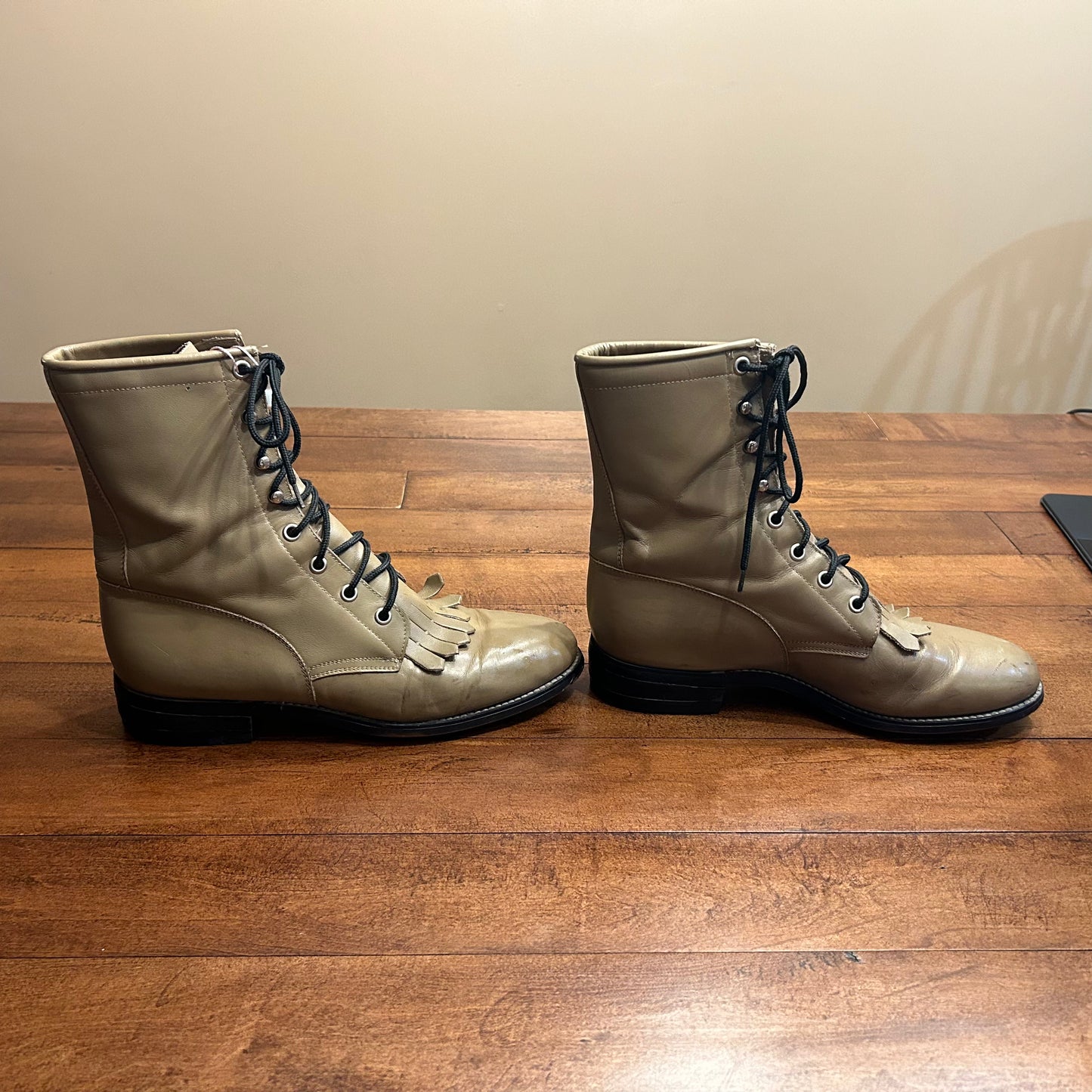 Vintage Diamond J Tan Lace Up Boots Women’s Size 8