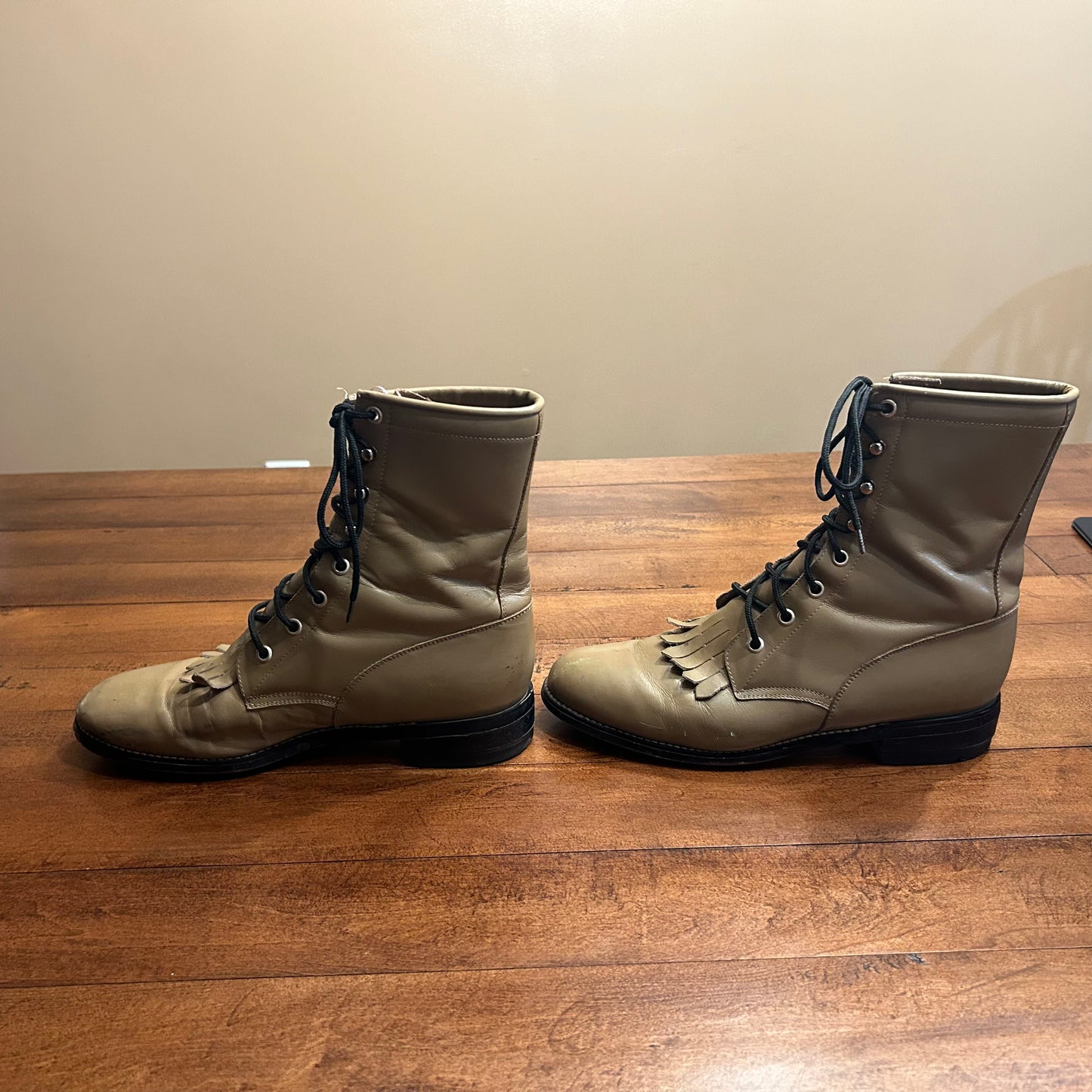 Vintage Diamond J Tan Lace Up Boots Women’s Size 8