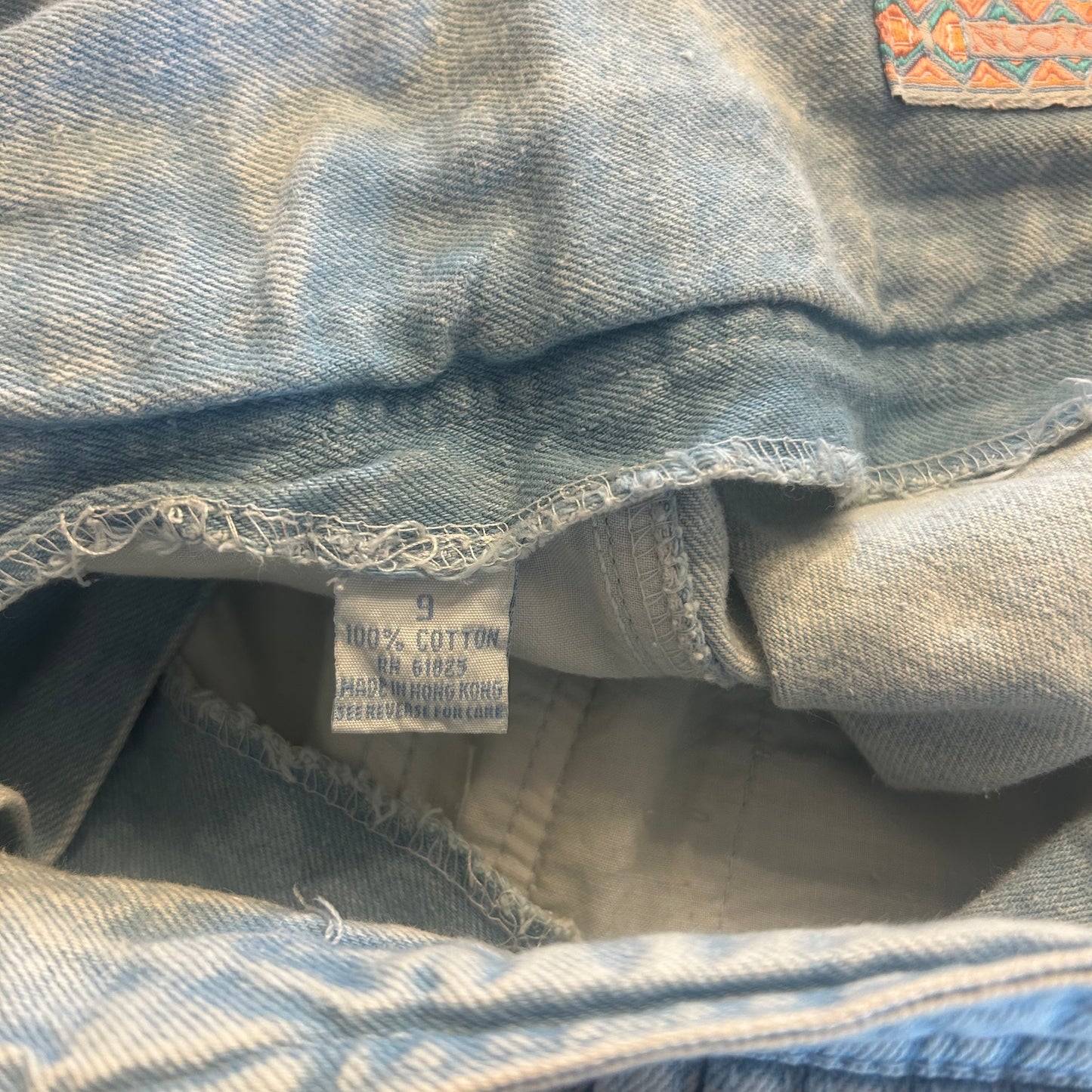 Vintage Nuovo Bareback Jean Shorts with Aztec Belt Size 28