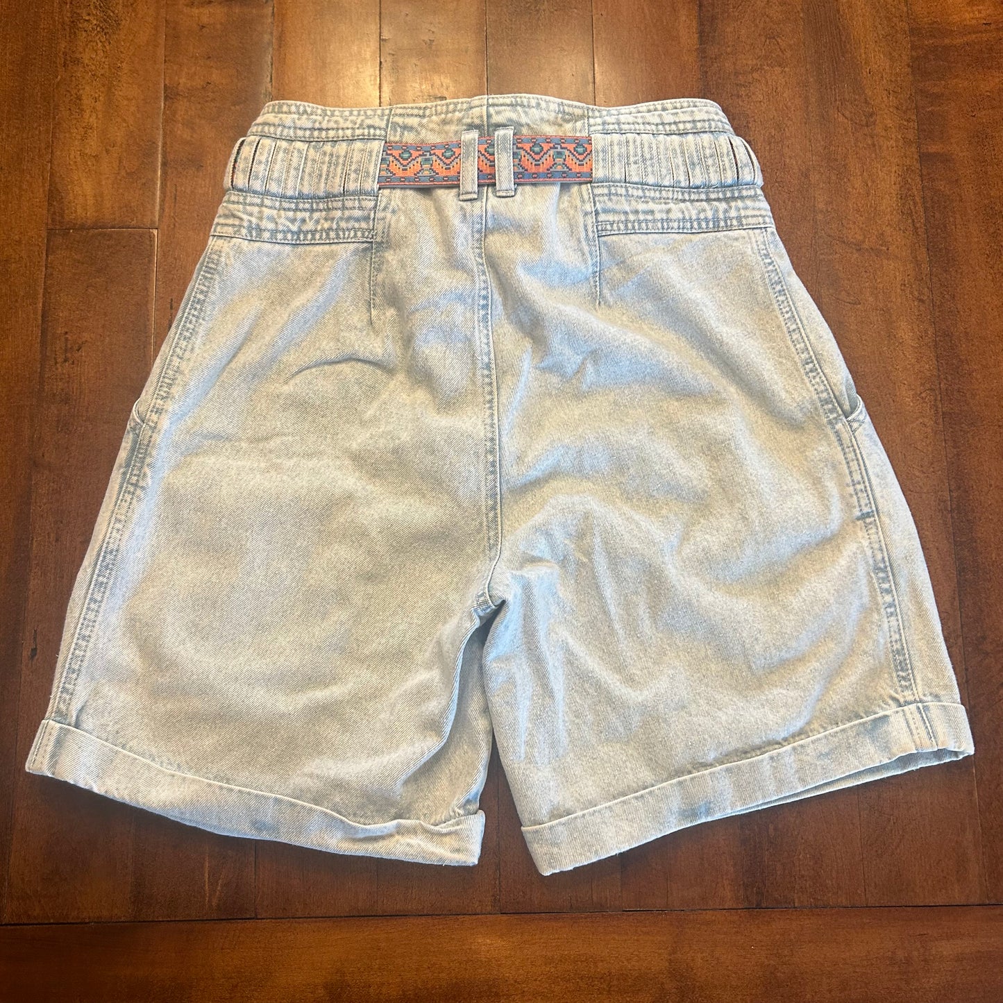 Vintage Nuovo Bareback Jean Shorts with Aztec Belt Size 28
