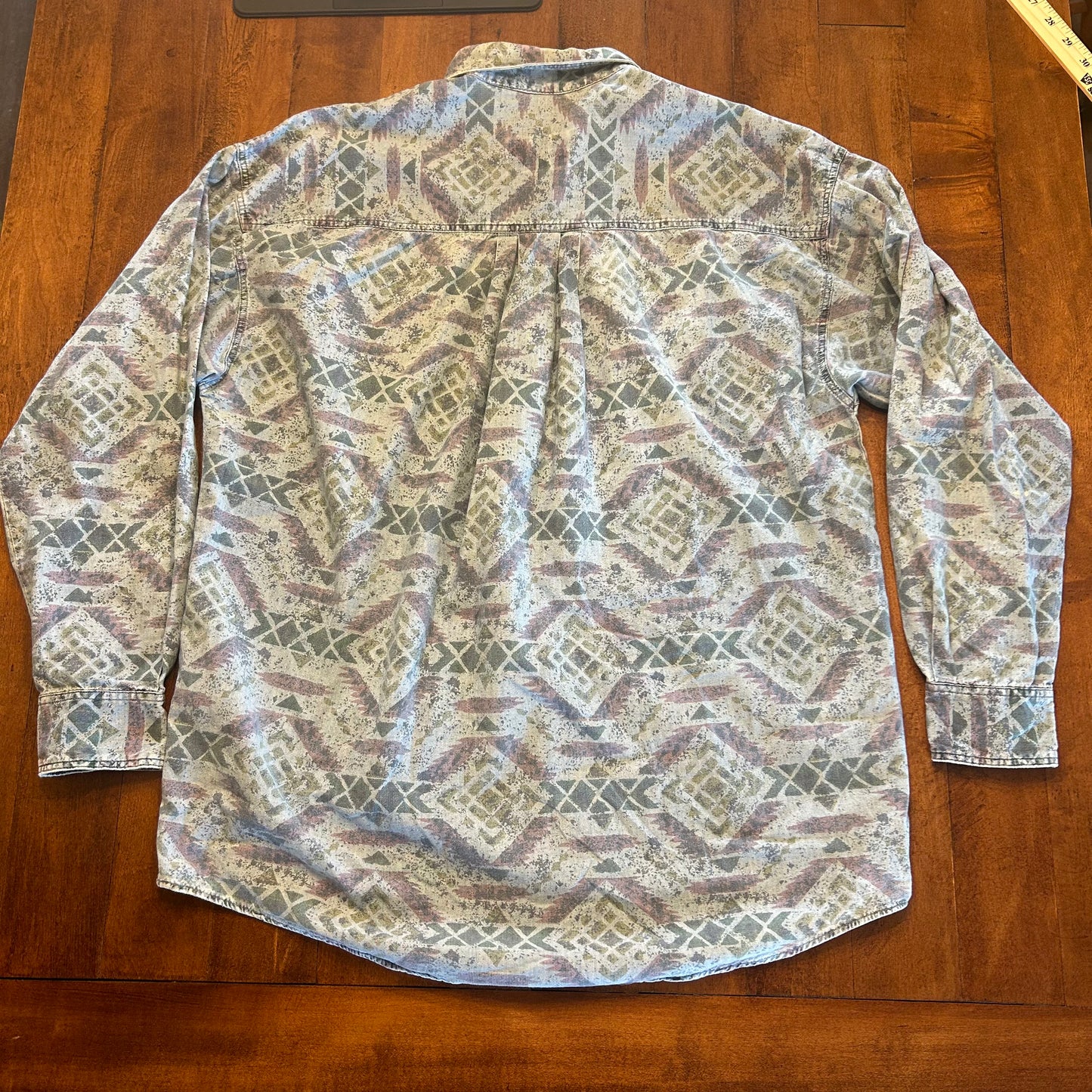 Vintage Tones by CC Sport Aztec Button Up Size M