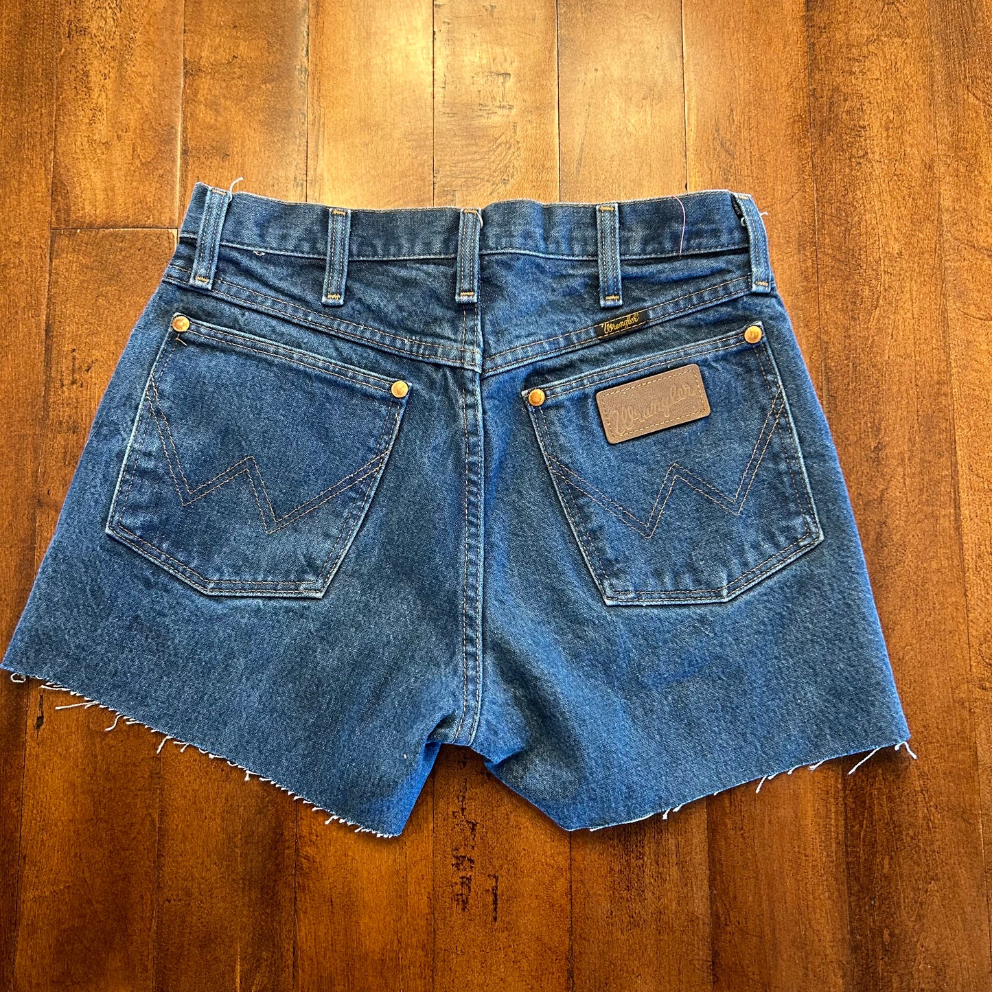 Vintage Wrangler Cut Off Shorts Size 28