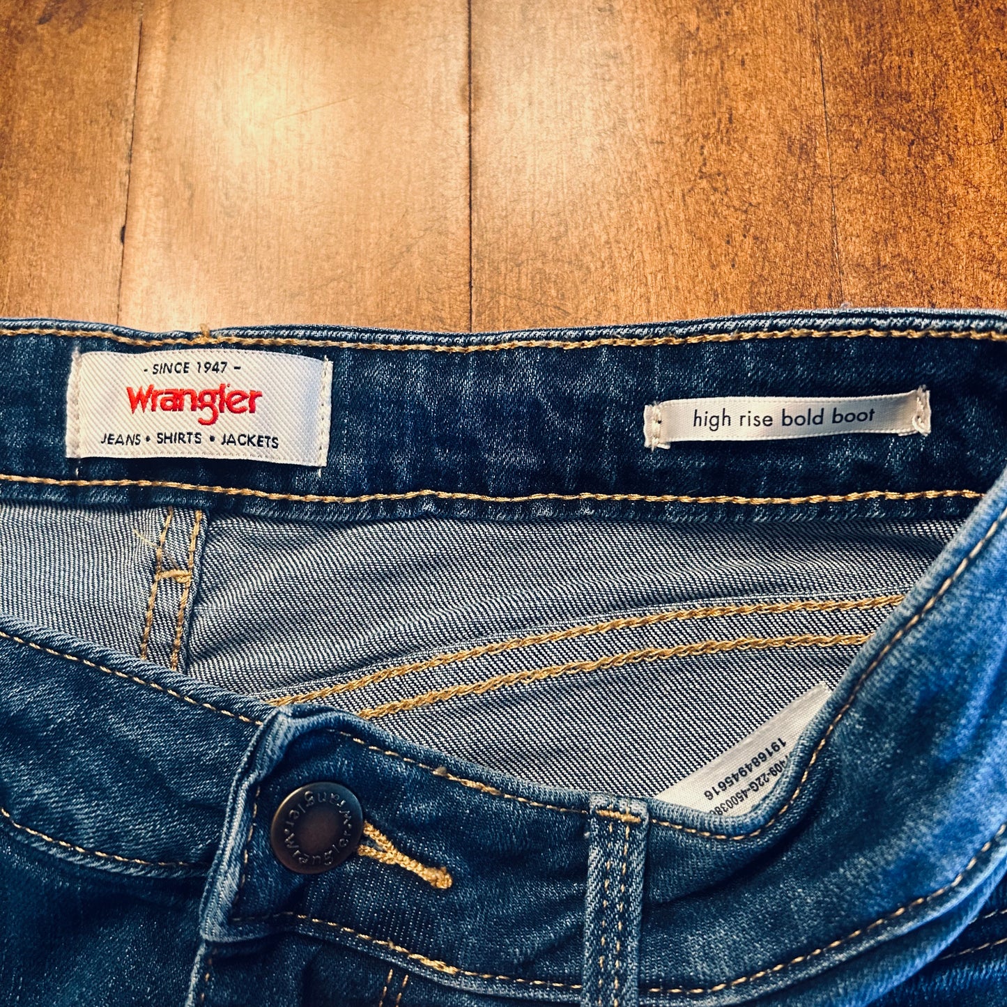 Women’s Wrangler Boot Cut Jeans Size 6x30