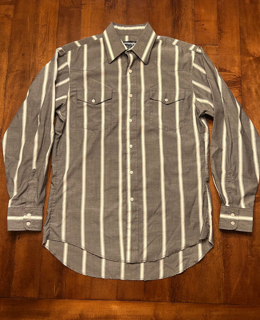 Wrangler Button Up Size M