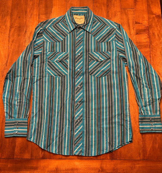 Wrangler Pearl Snap Size M