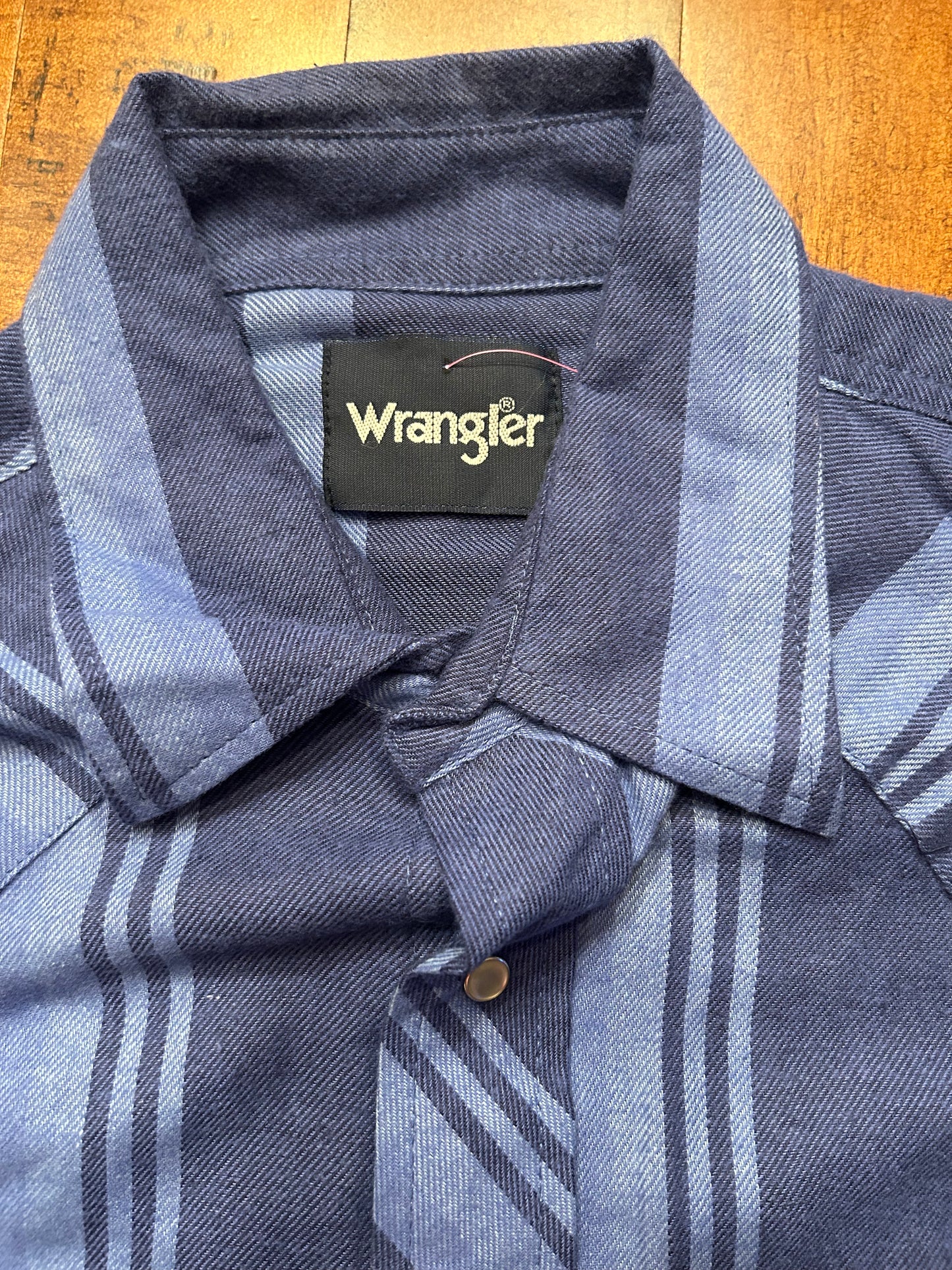 Wrangler Heavy Pearl Snap Size L