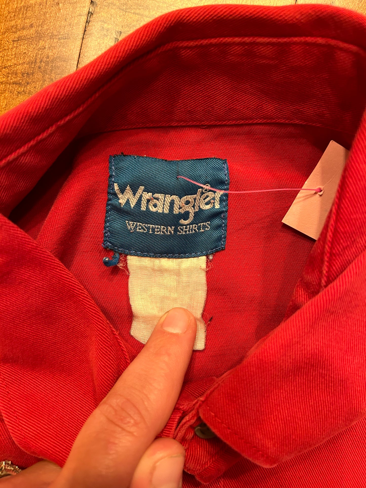 Wrangler Solid Red Button Up Size L