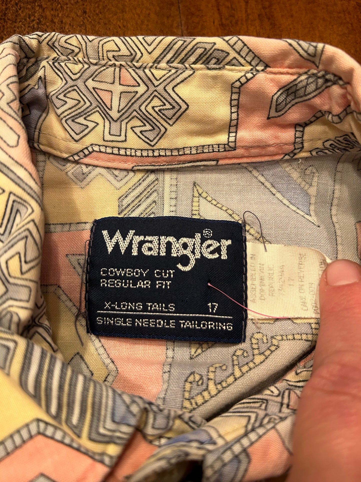 Wrangler Short Sleeve Button Up Size 17 (XL)