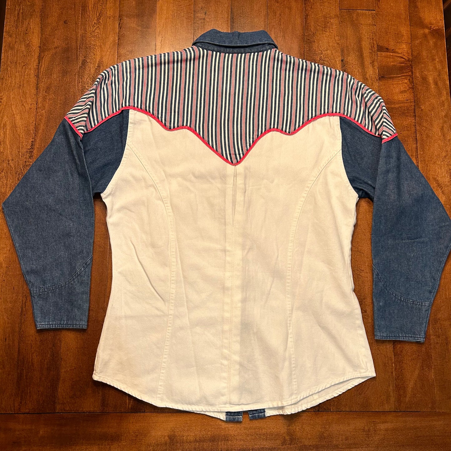 Vintage Wrangler Button Up Ladies Size M