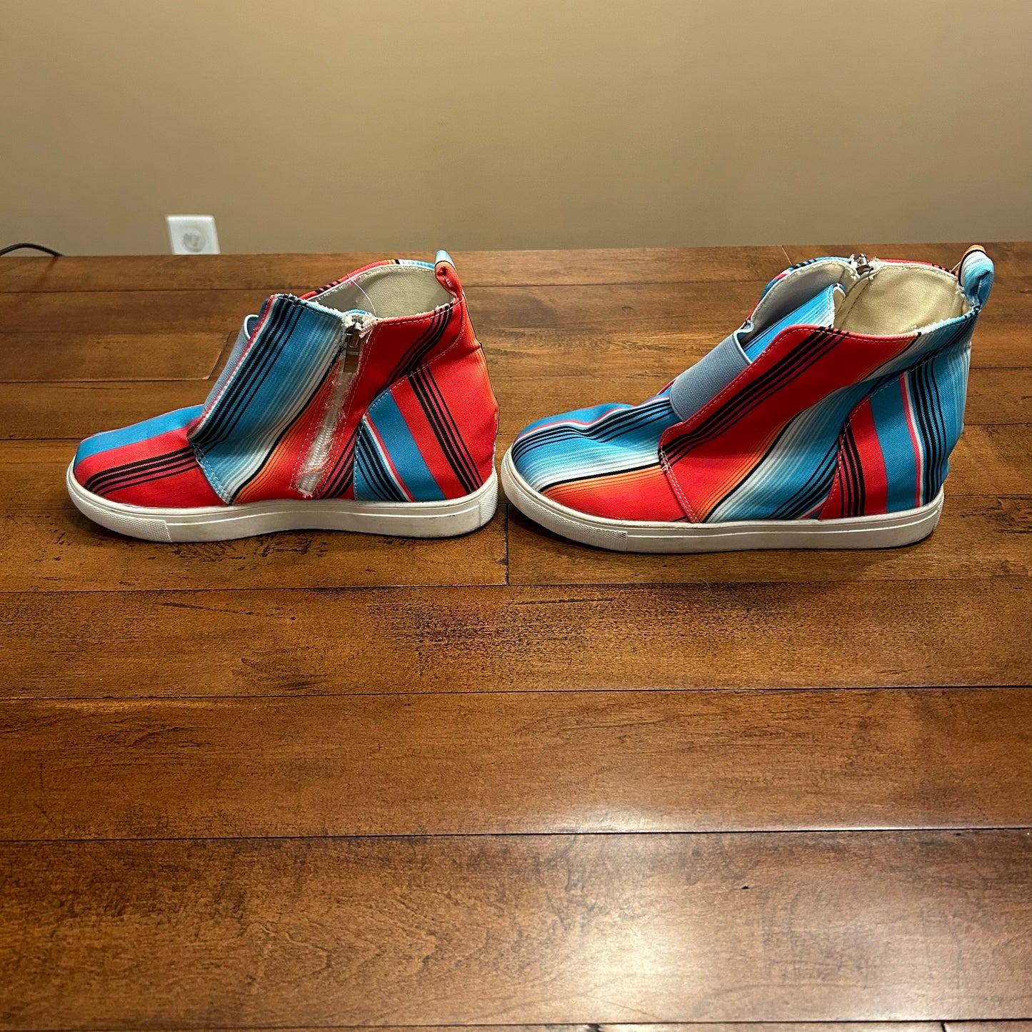 Space Cowgirl Hidden Wedge Shoes Size 7