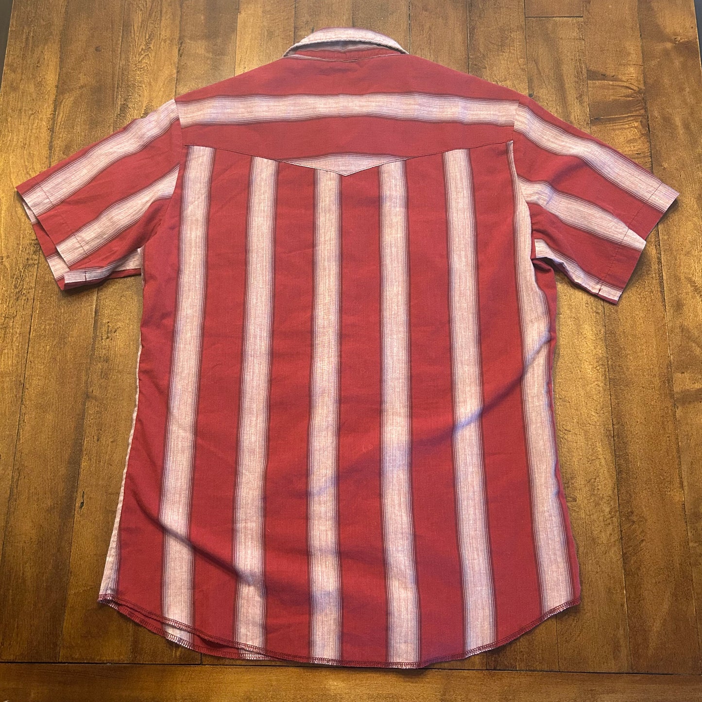 Vintage Wrangler Red Pearl Snap Size M