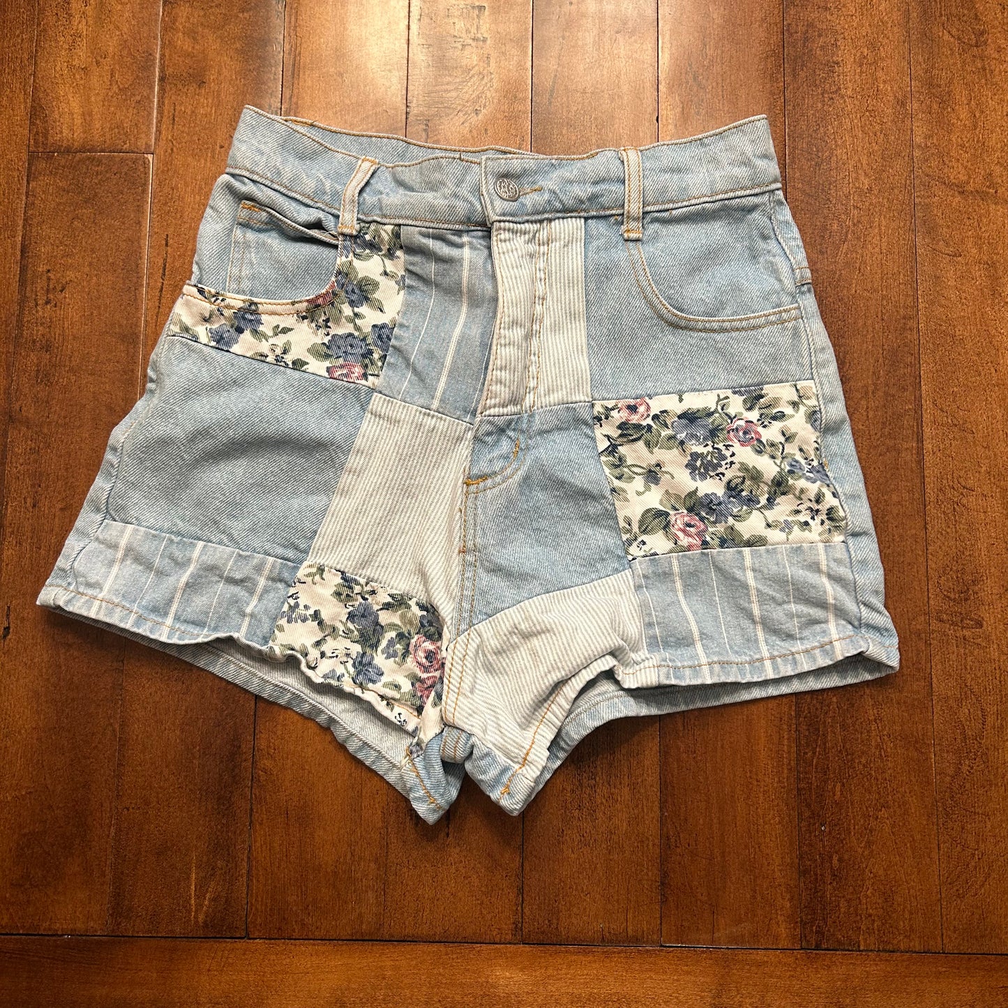 Vintage B.W.B Jean Shorts Size 27