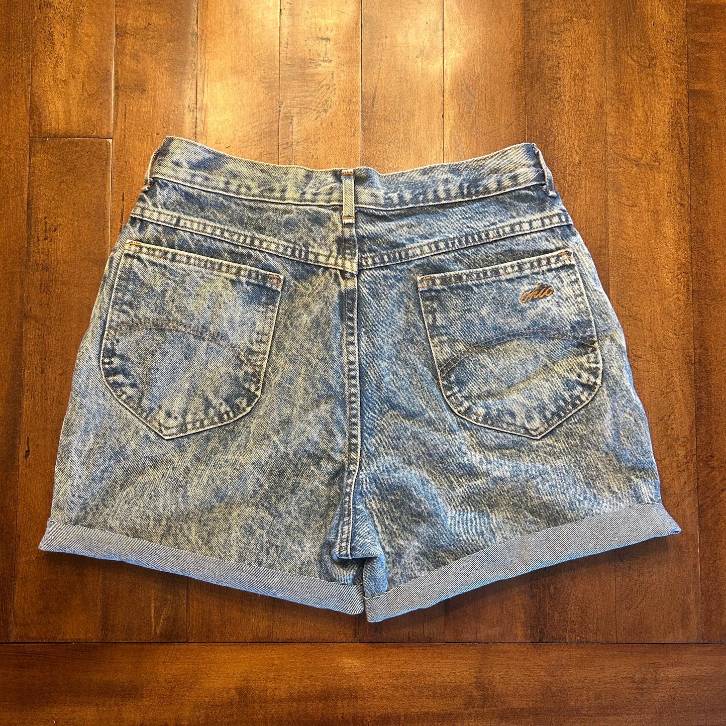 Vintage Chic Stone Wash Cut Off Jean Shorts Size 30