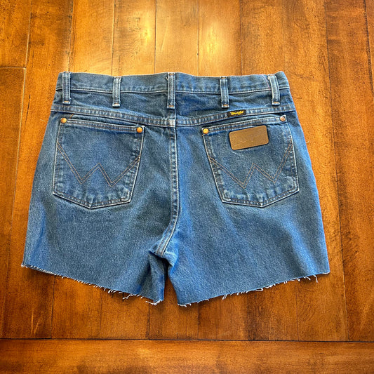 Vintage Wrangler Cowboy Cut Off Jeans Size 32