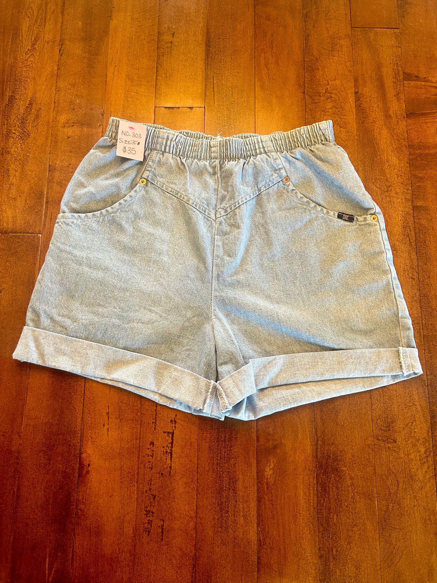 Vintage Chic Bareback Jean Shorts Size 30